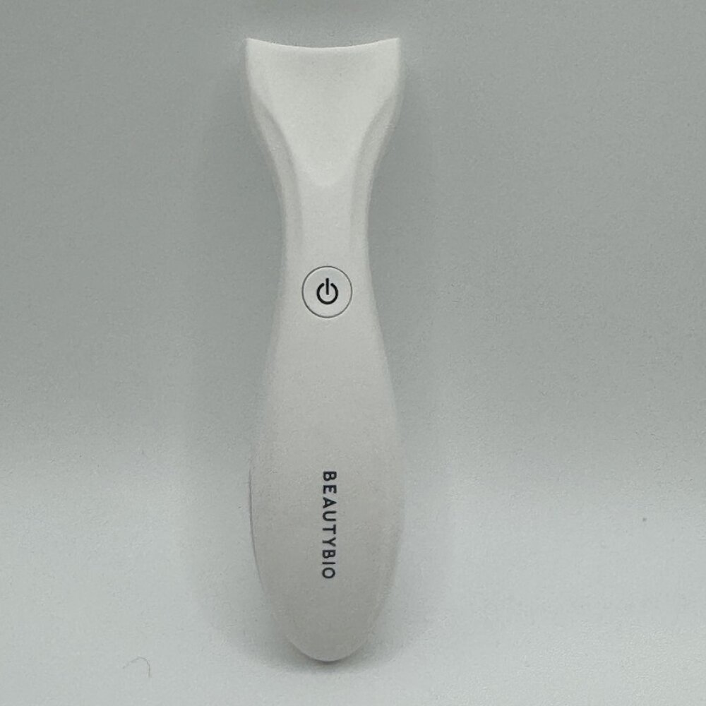 BeautyBio GloPRO Microneedling Regeneration Set - Tool, Face & Scalp Attachment - Picture 6 of 10